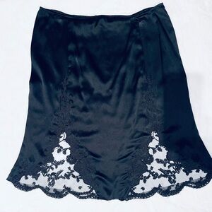 Chic Black Lace Accent Midi Skirt